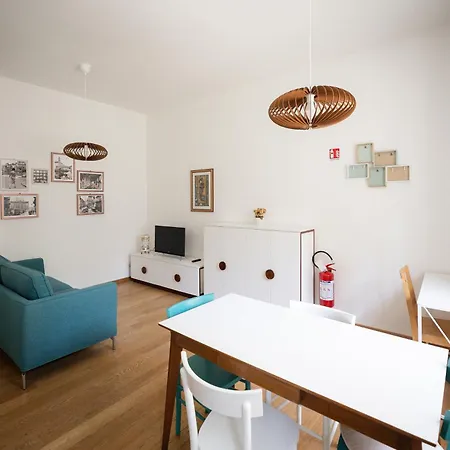 Two-room 450 Meters From Gelsomini M4 公寓